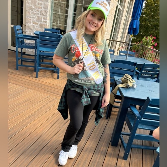 Meet your Posher, Kristi - Picture 3 of 4